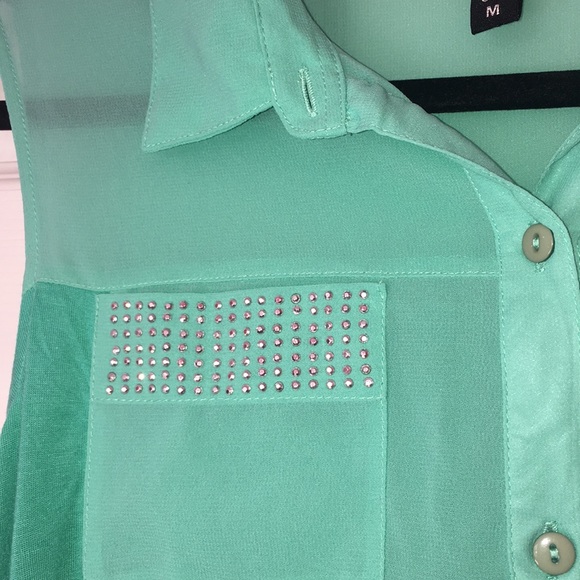 Pretty Sheer High-Low Blouse - Picture 3 of 4